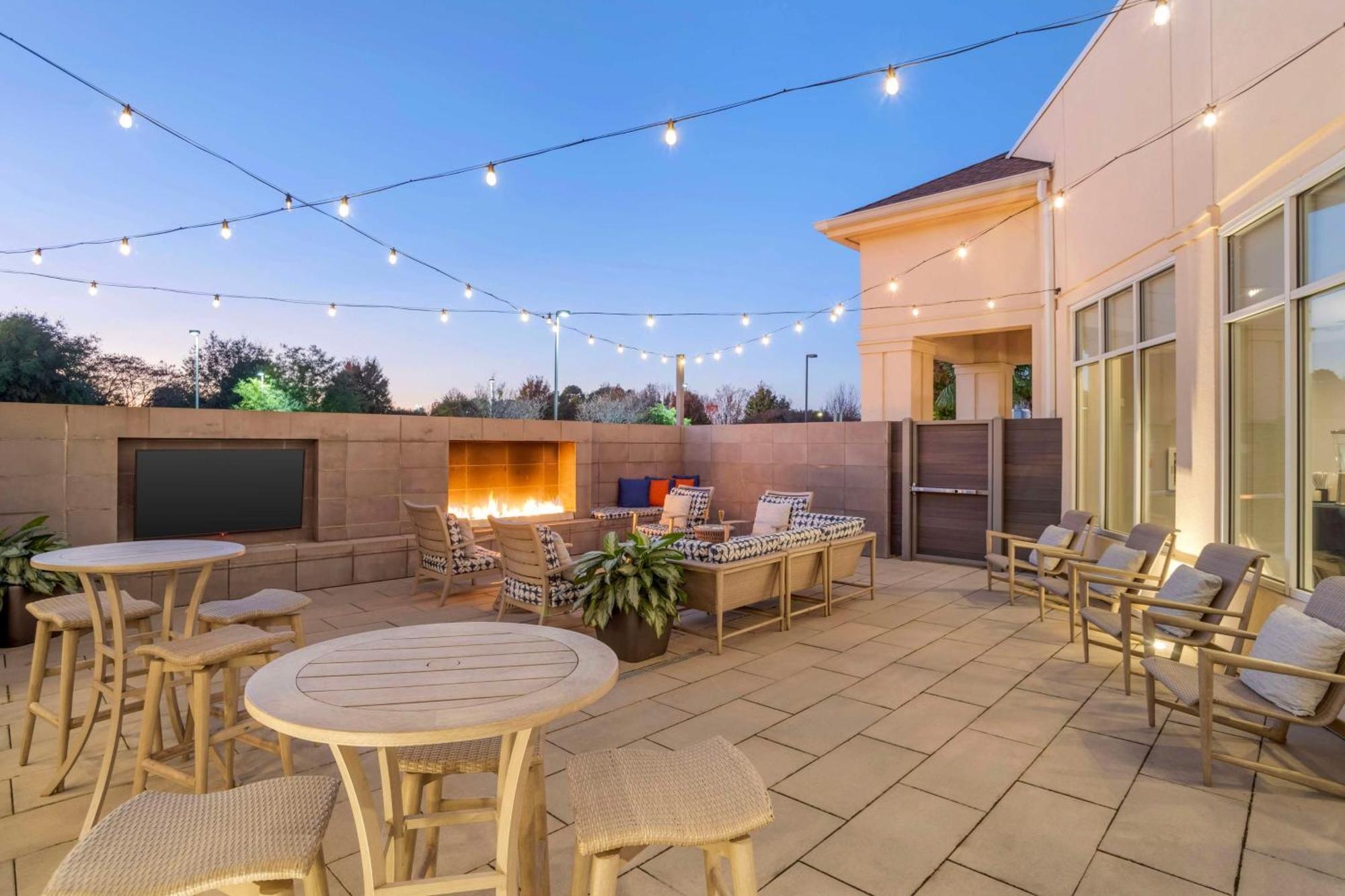 Hilton Garden Inn Charlotte/Concord Ngoại thất bức ảnh