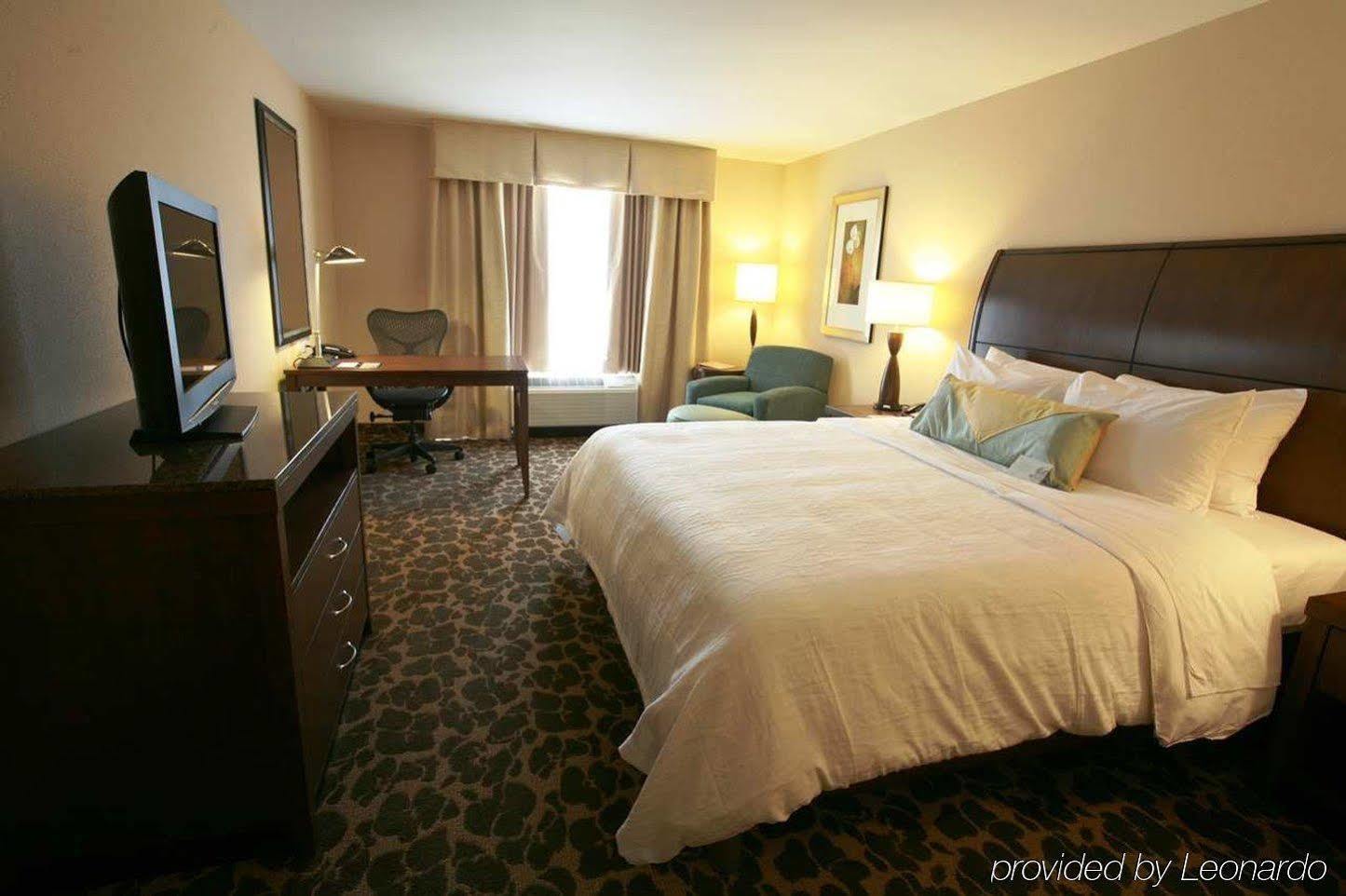 Hilton Garden Inn Charlotte/Concord Ngoại thất bức ảnh